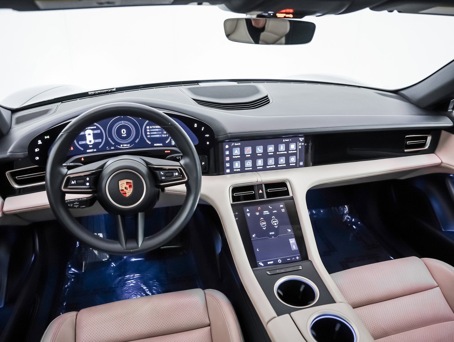 Certified 2022 Porsche Taycan 4S image 18