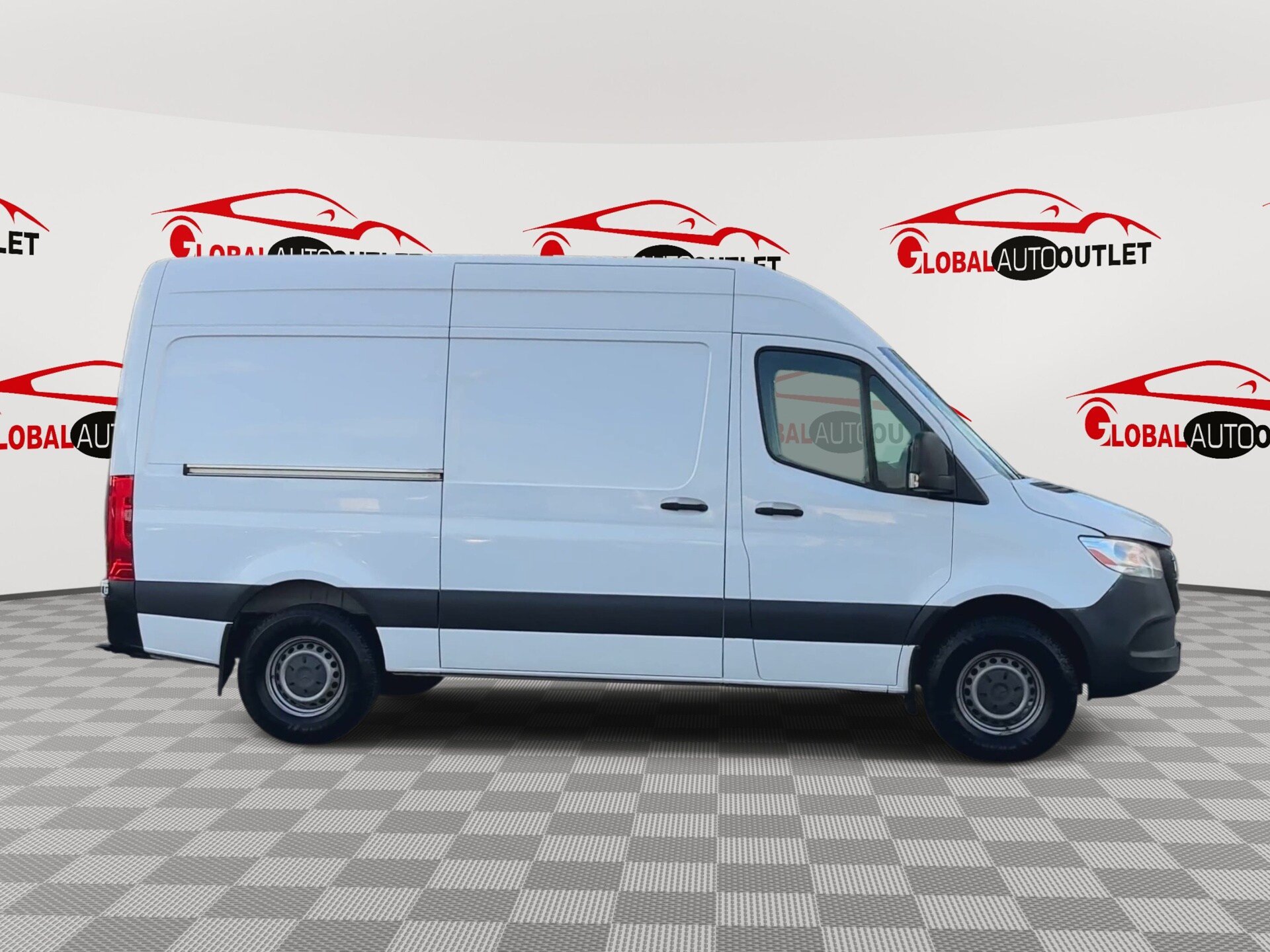 Used 2019 Mercedes-Benz Sprinter 144 Cargo image 2
