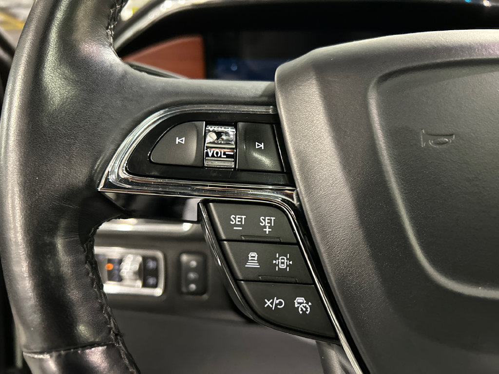 Used 2023 Lincoln Navigator L Reserve AWD/4WD image 12