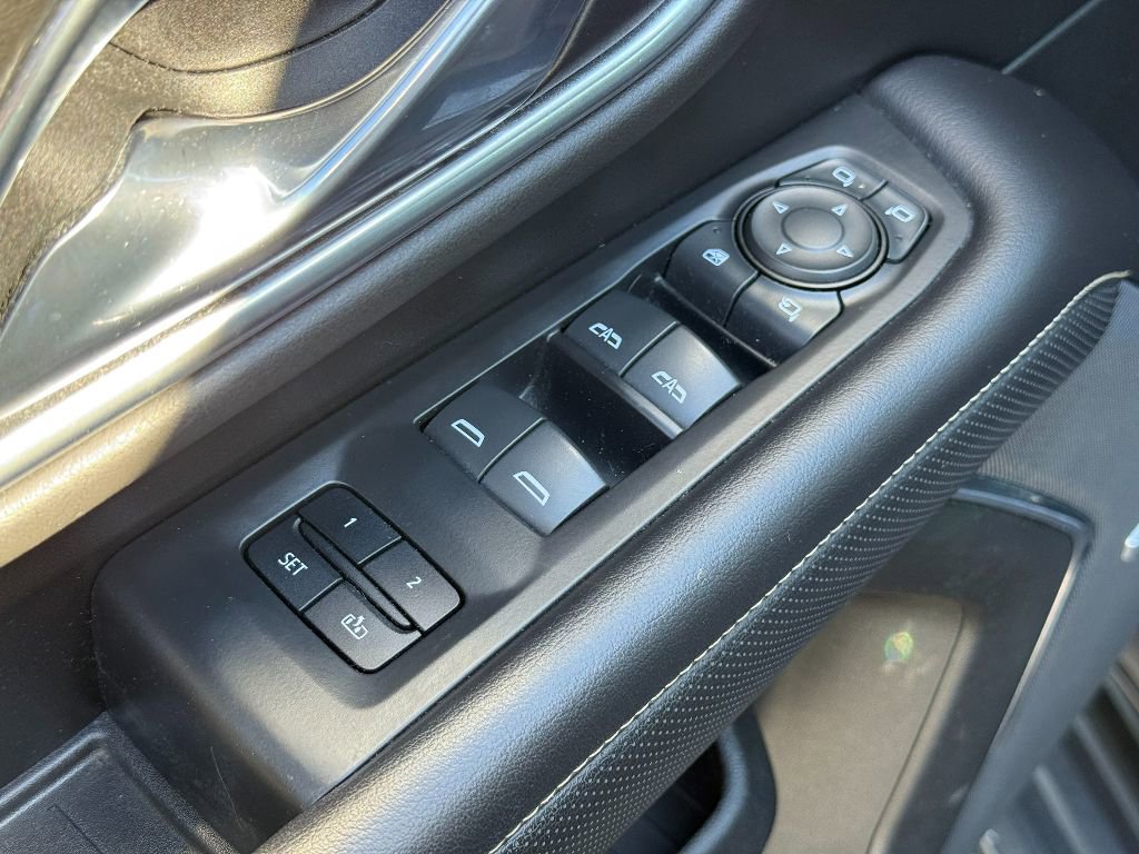 Used 2021 GMC Yukon SLT image 23