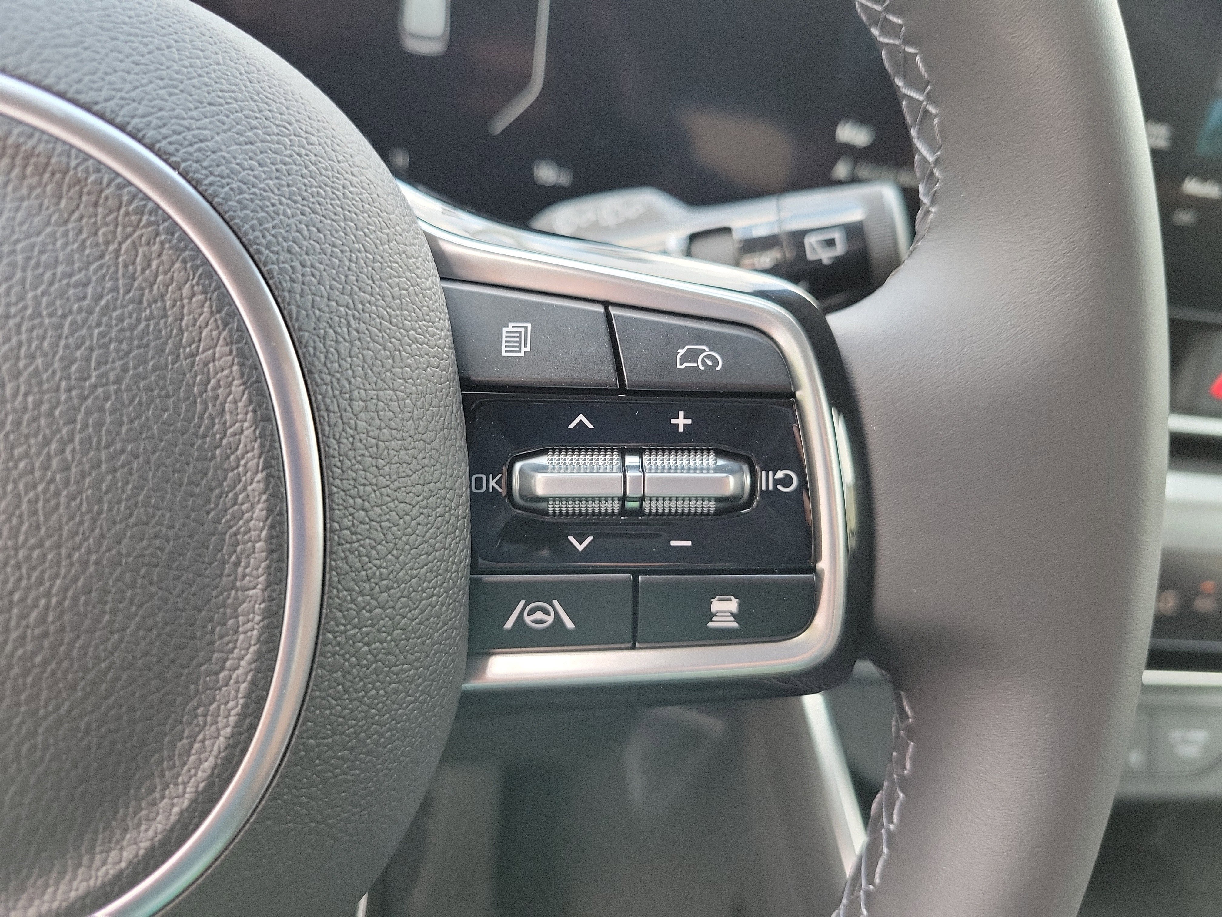New 2026 Kia Carnival SX image 17