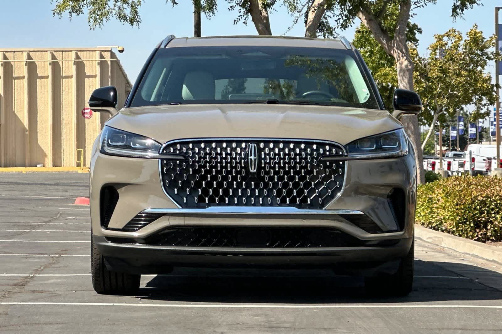 Certified 2025 Lincoln Aviator Reserve w/ Equipment Group 201A AWD/4WD image 11