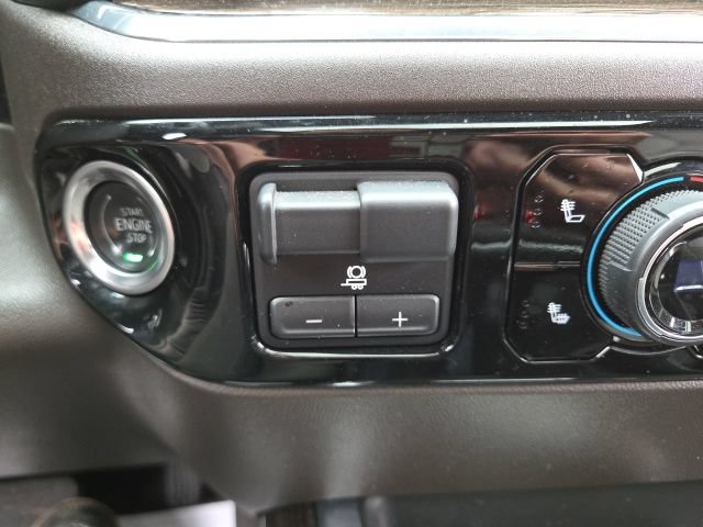 Used 2025 Chevrolet Silverado 1500 LT Trail Boss w/ Convenience Package II AWD/4WD image 12