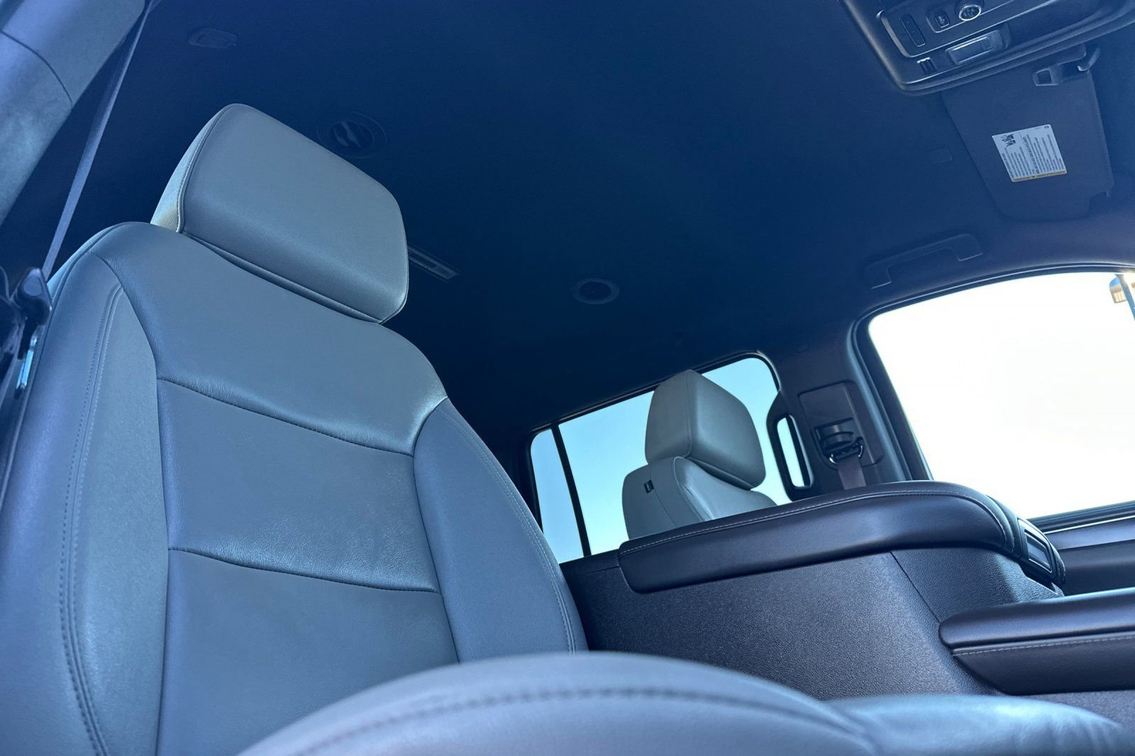 Used 2024 Chevrolet Suburban LT image 22