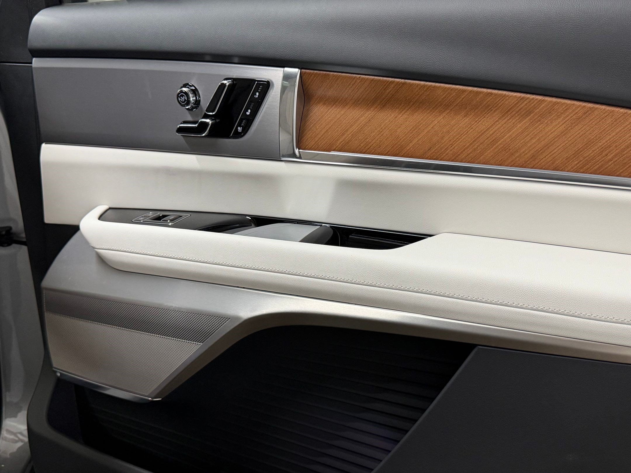 New 2026 Cadillac Vistiq Sport AWD/4WD image 50