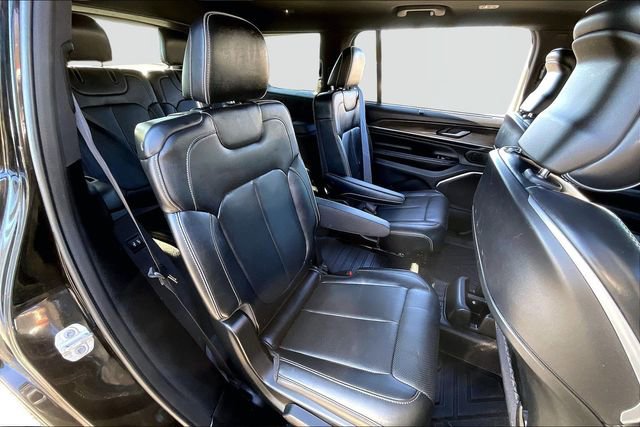 Used 2023 Jeep Grand Cherokee L Overland w/ Luxury Tech Group IV image 17