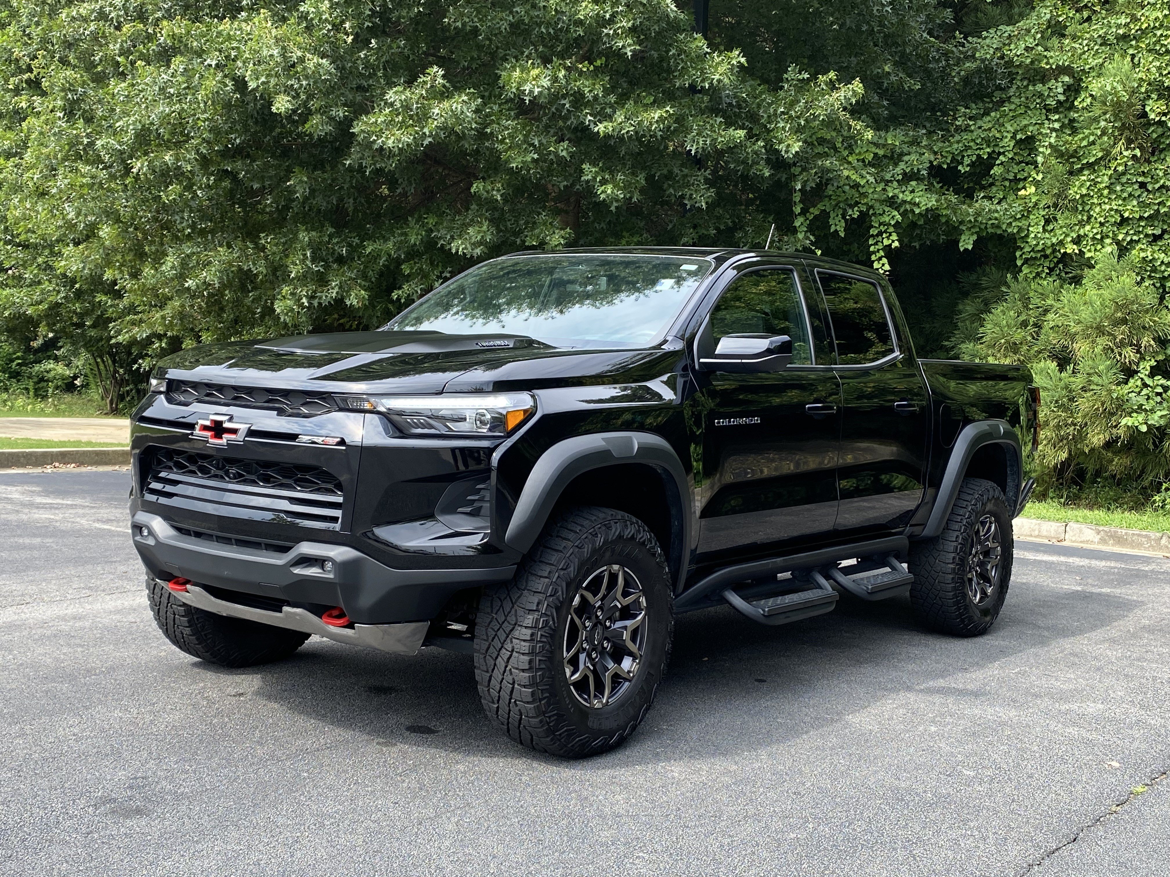 Used 2025 Chevrolet Colorado ZR2 w/ Technology Package AWD/4WD image 5