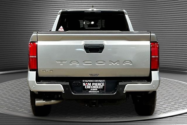 Used 2024 Toyota Tacoma SR5 AWD/4WD image 5