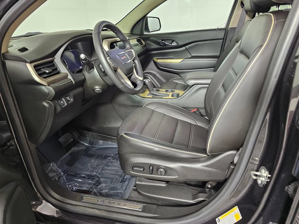 Used 2018 GMC Acadia Denali w/ Technology Package AWD/4WD image 23