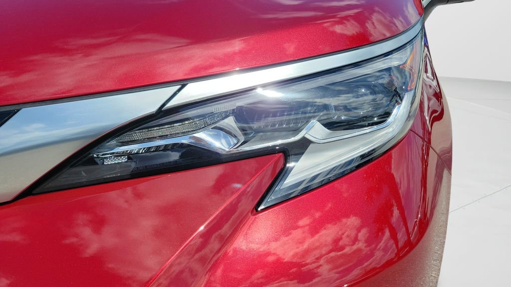Used 2023 Toyota Sienna Platinum FWD image 25