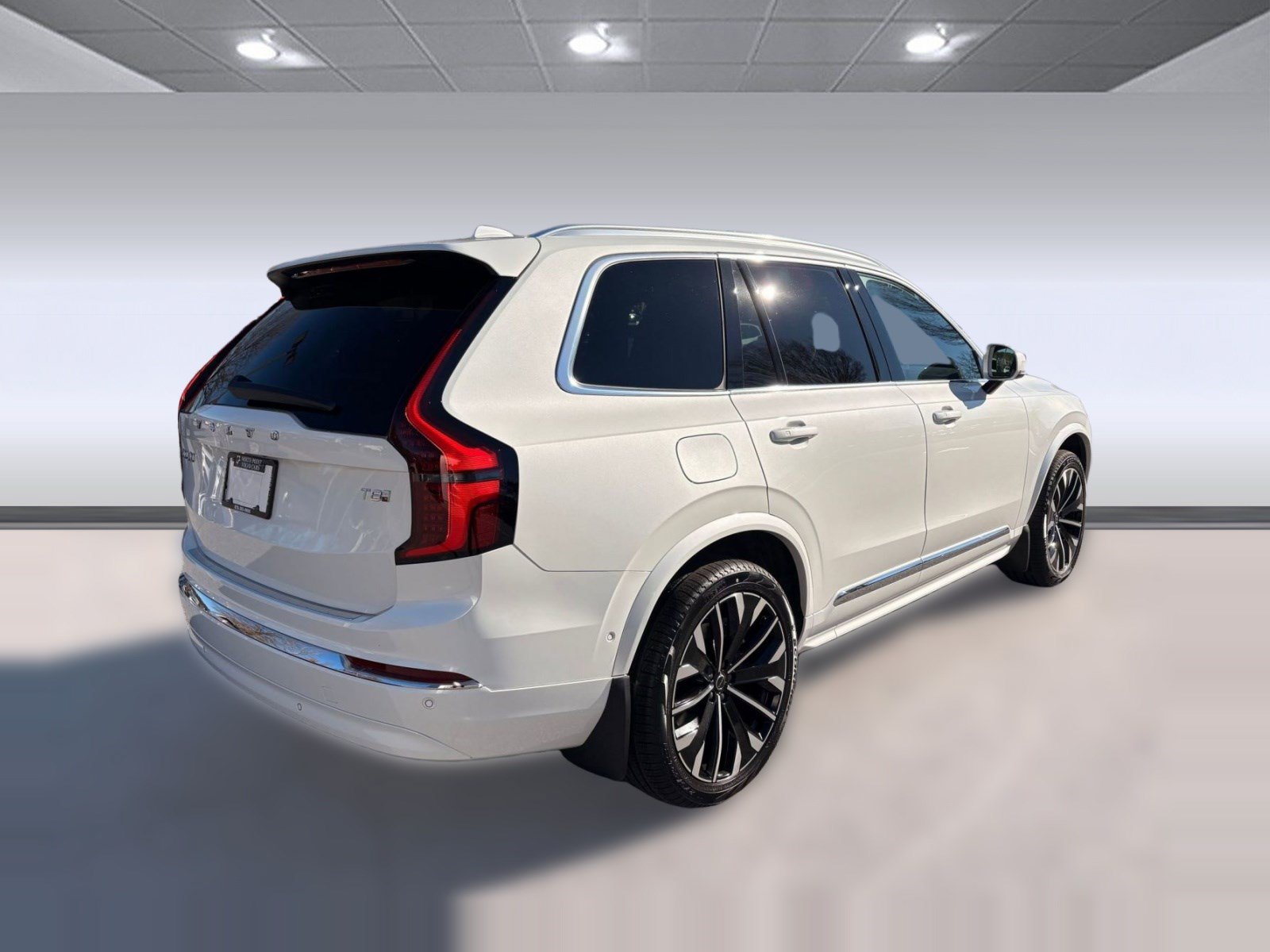 New 2026 Volvo XC90 T8 Plus w/ Protection Package AWD/4WD image 9
