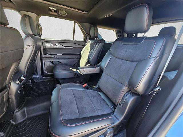 Used 2025 Ford Explorer ST image 12