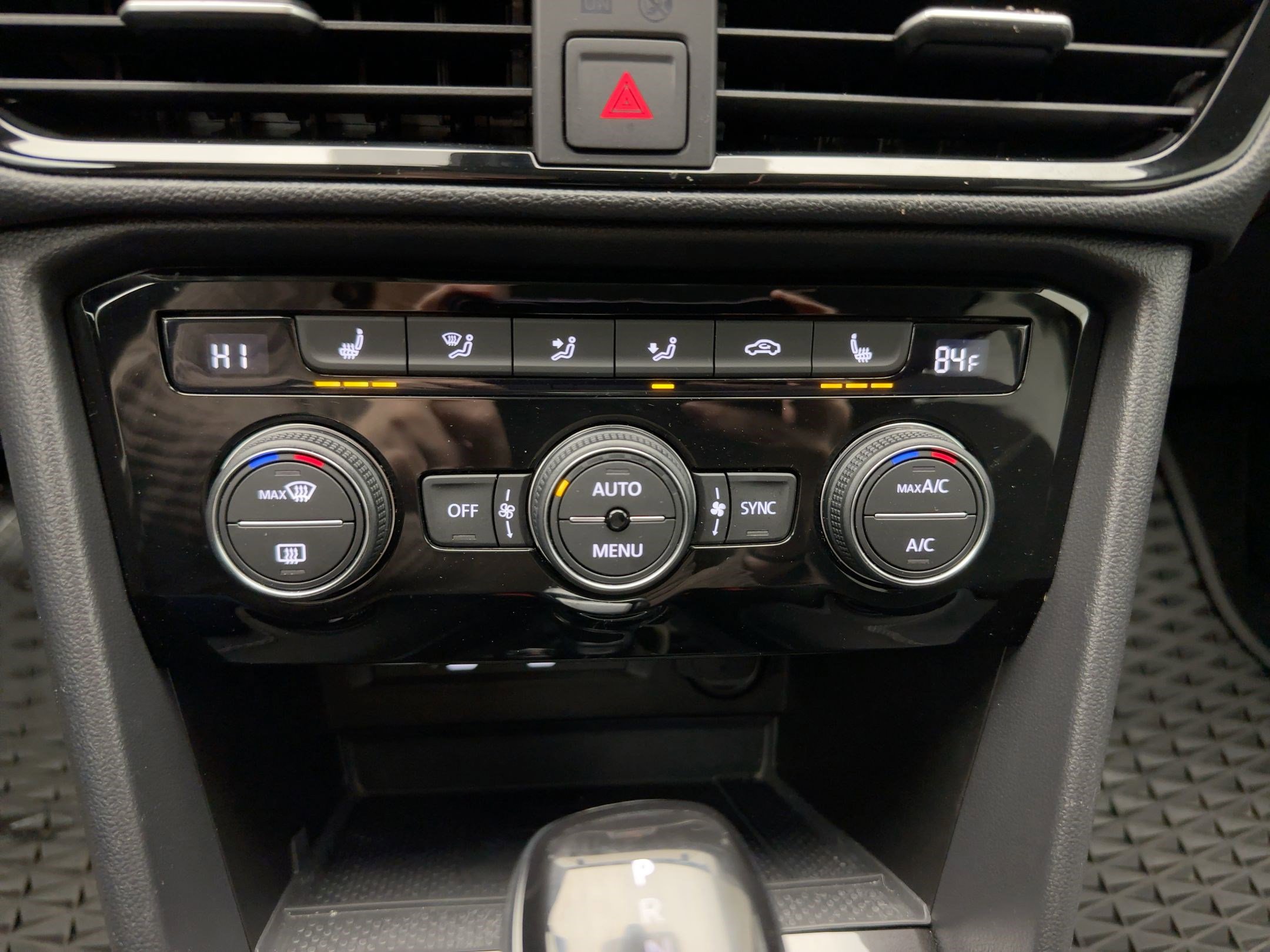 Used 2024 Volkswagen Taos SE image 23