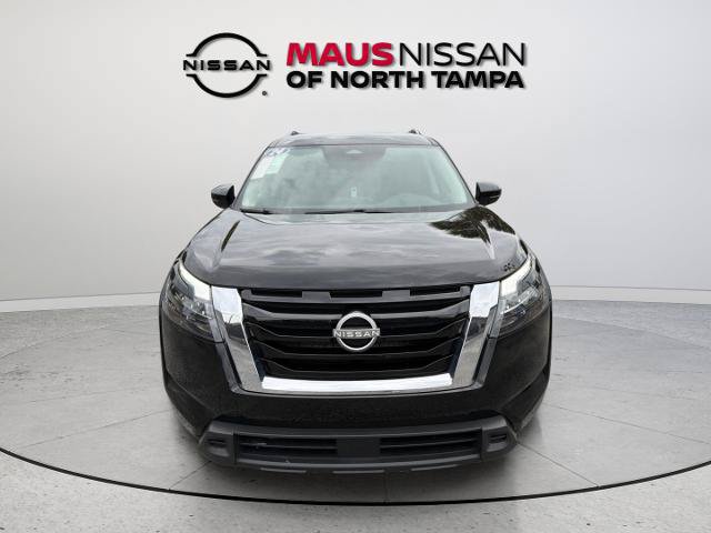 Certified 2024 Nissan Pathfinder SV FWD image 3
