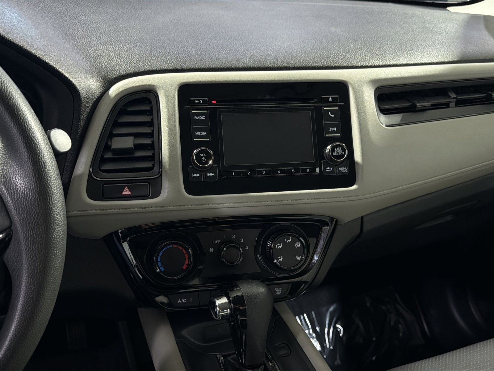 Used 2022 Honda HR-V LX image 18