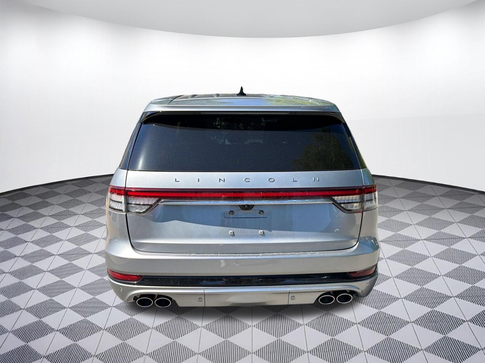Used 2024 Lincoln Aviator Reserve w/ Jet Package AWD/4WD image 10