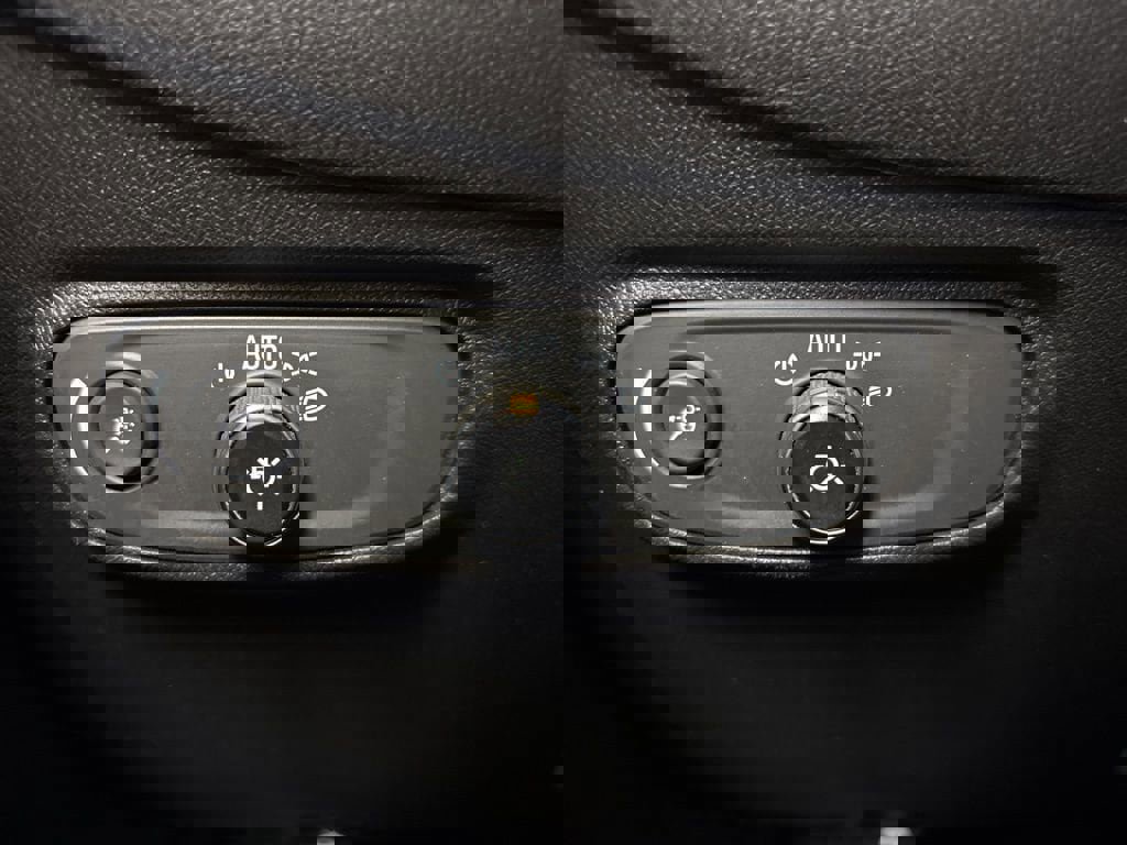 Certified 2022 Chevrolet Equinox LS w/ LS Convenience Package image 24