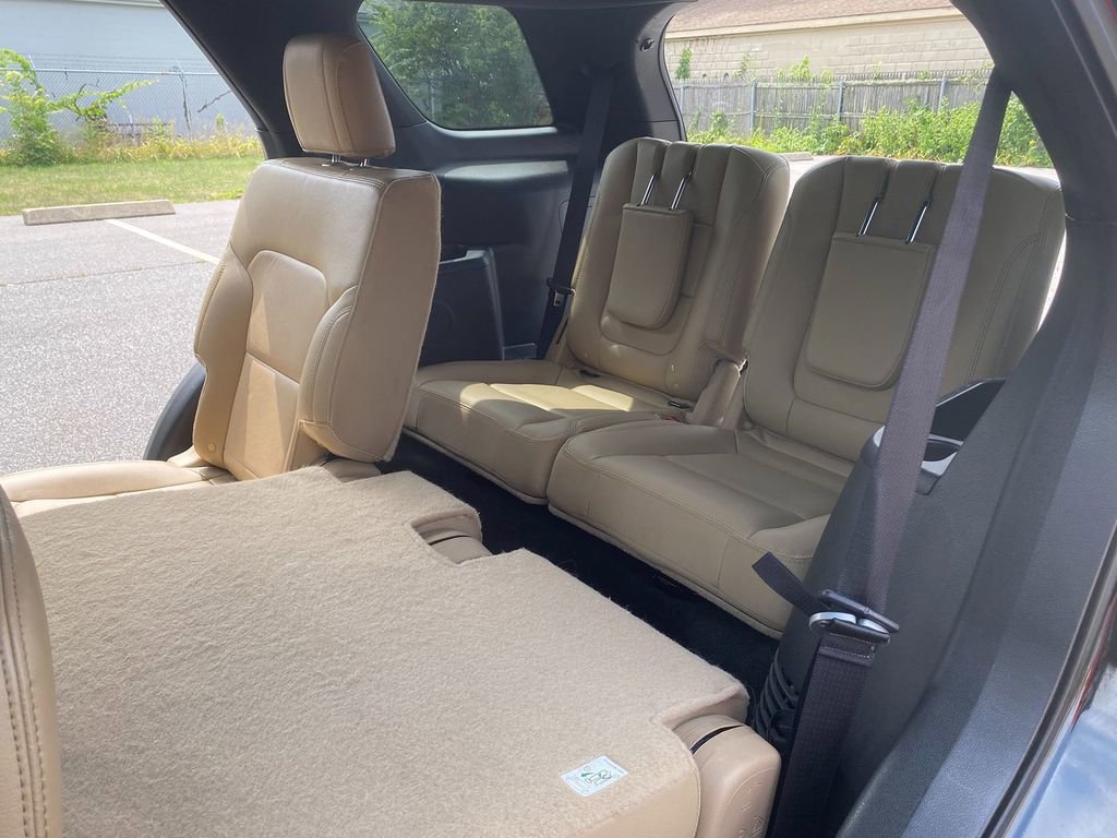 Used 2017 Ford Explorer XLT w/ Equipment Group 202A image 29