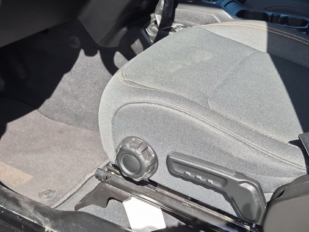 Used 2025 Jeep Wrangler Unlimited Sport AWD/4WD image 14