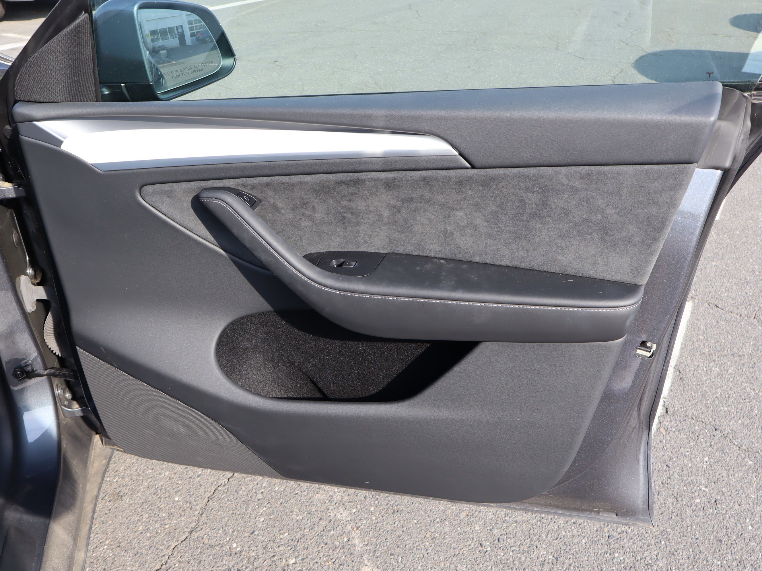 Used 2023 Tesla Model Y AWD image 30