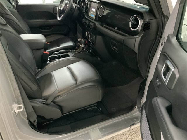 Used 2023 Jeep Wrangler Altitude image 21