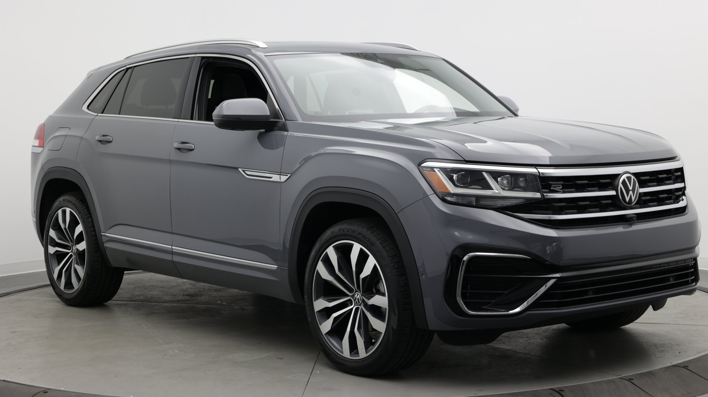 Used 2023 Volkswagen Atlas Cross Sport SEL Premium R-Line AWD/4WD image 3
