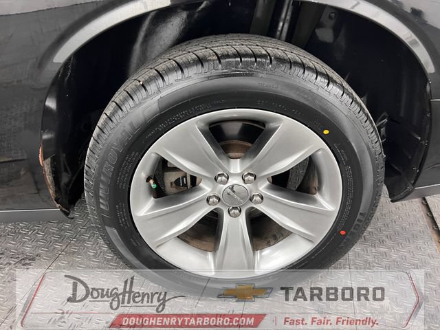 Used 2016 Dodge Challenger SXT RWD image 24