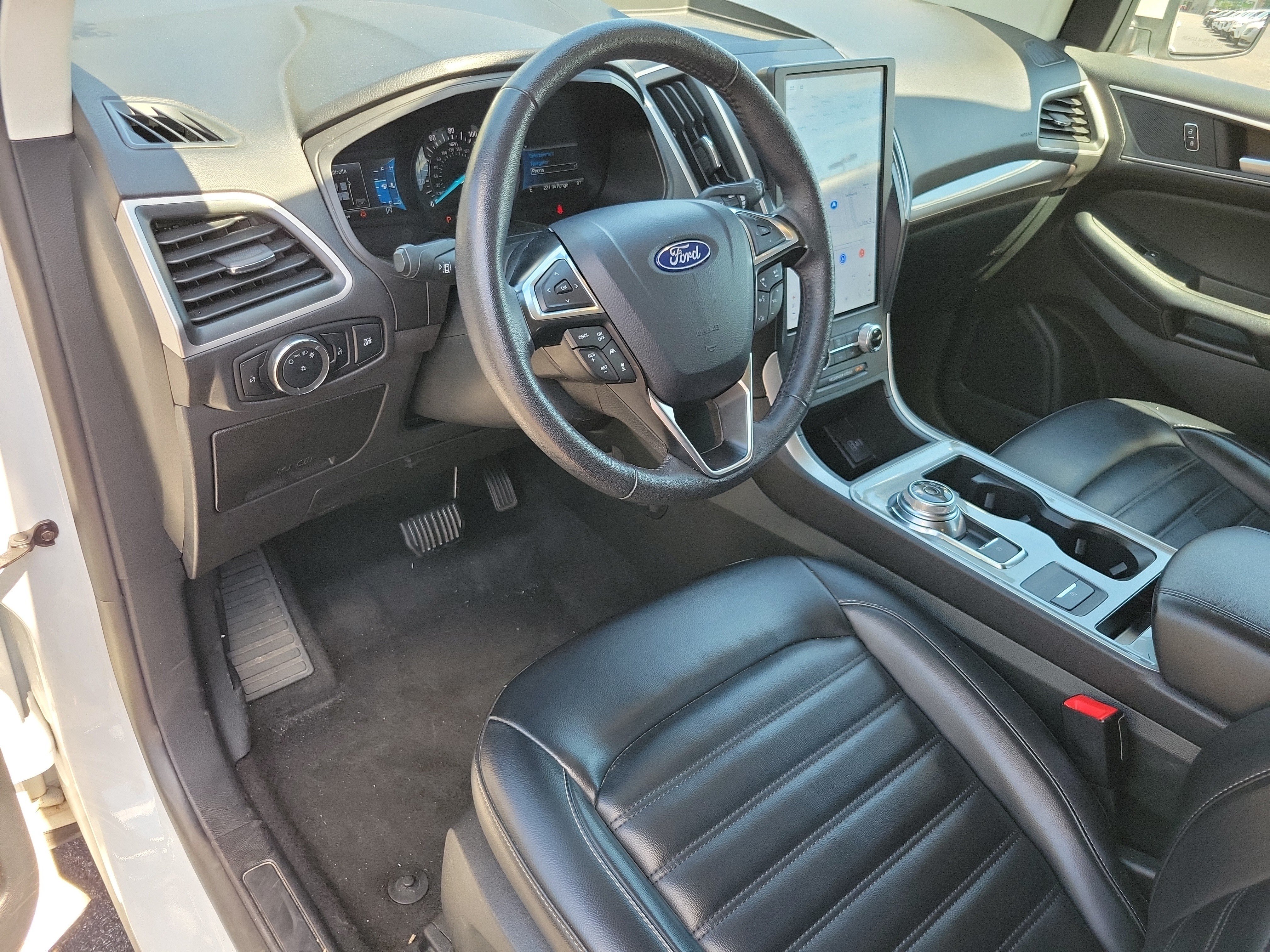 Used 2024 Ford Edge SEL AWD/4WD image 3