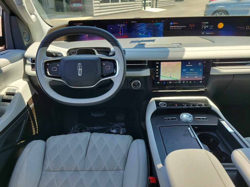New 2026 Lincoln Navigator Black Label AWD/4WD image 12