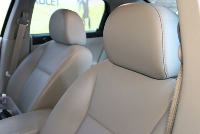 Used 2013 Chevrolet Impala LTZ FWD image 17