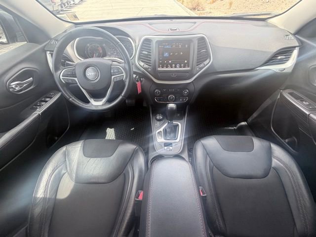 Used 2017 Jeep Cherokee Trailhawk AWD/4WD image 26