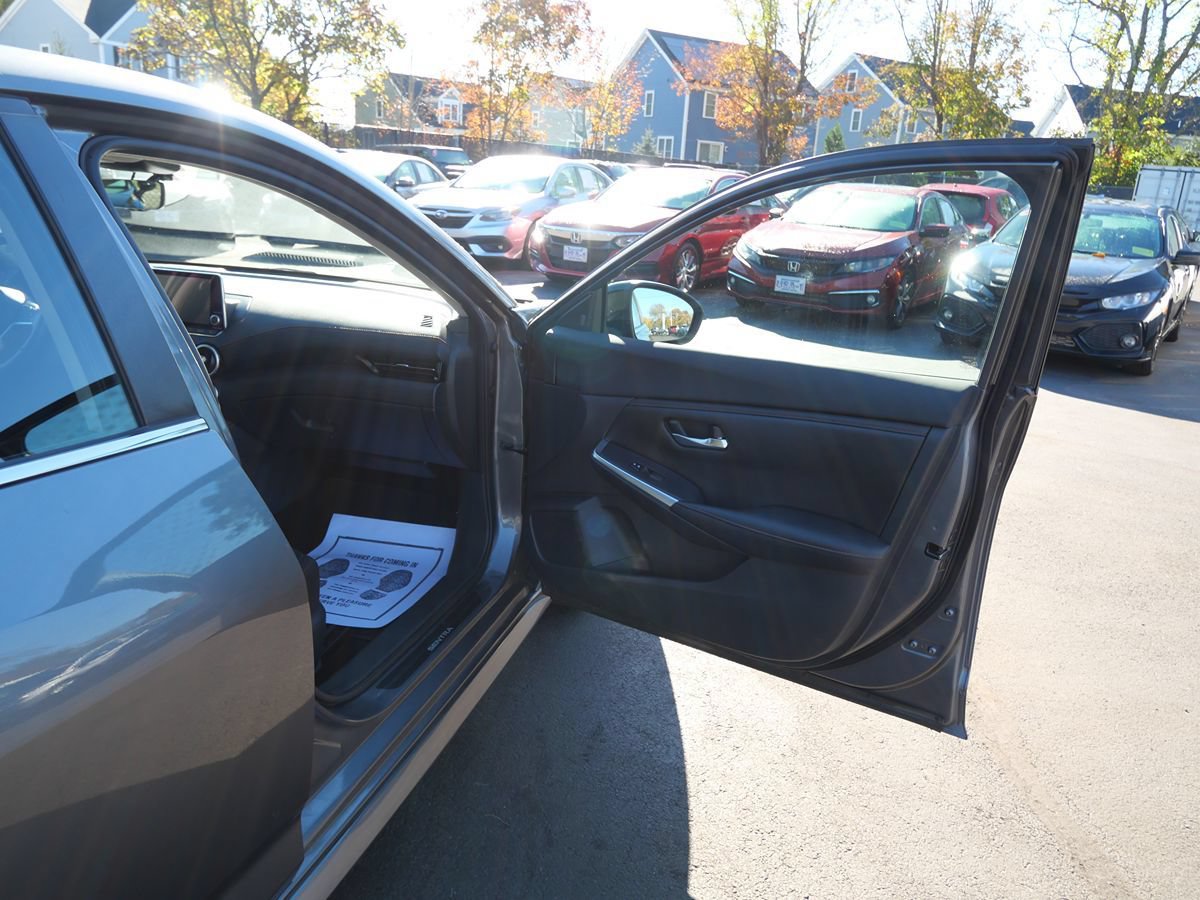 Used 2021 Nissan Sentra SR w/ Electronics Package FWD image 20