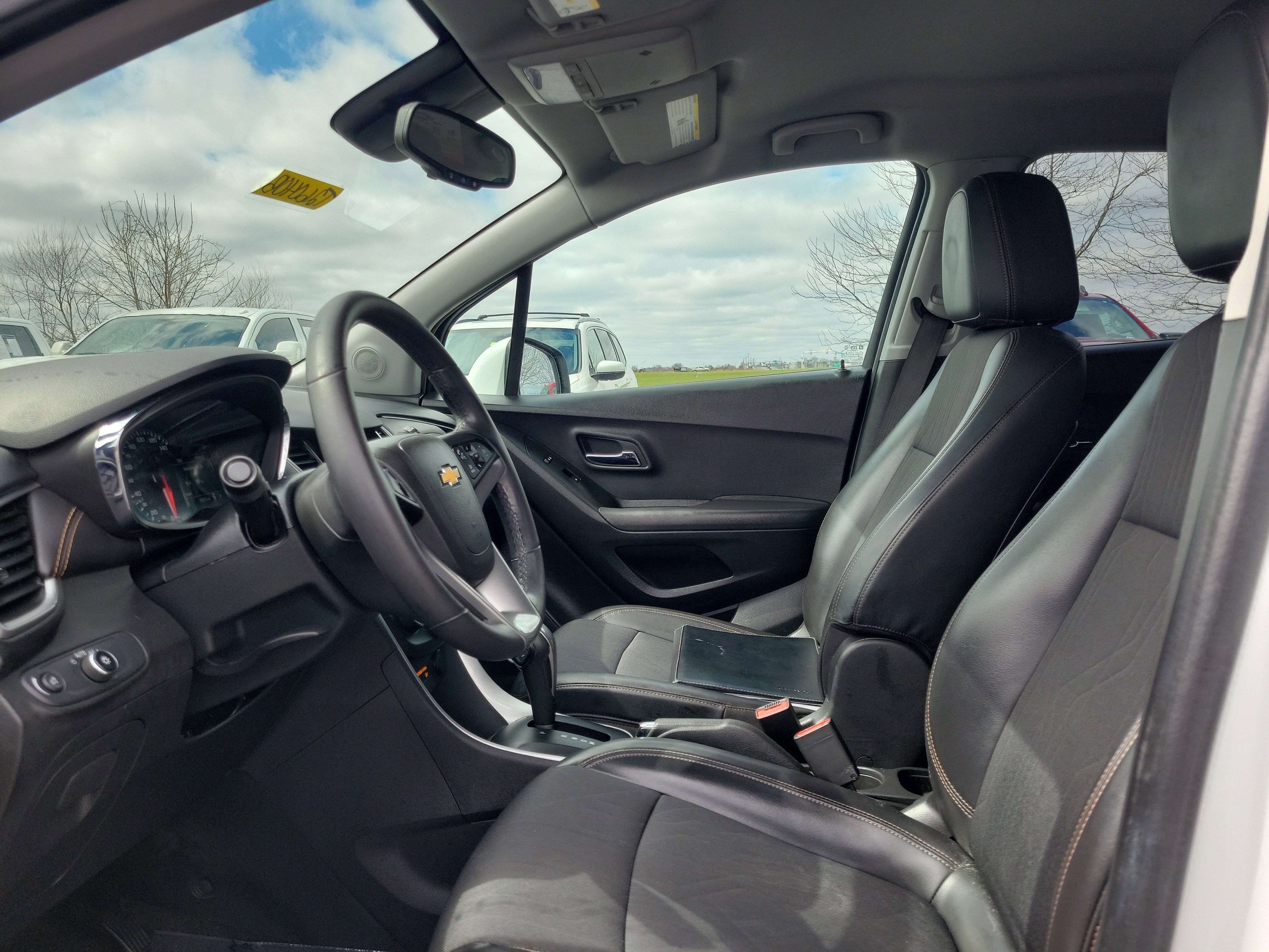 Used 2019 Chevrolet Trax LT w/ LT Convenience Package image 15