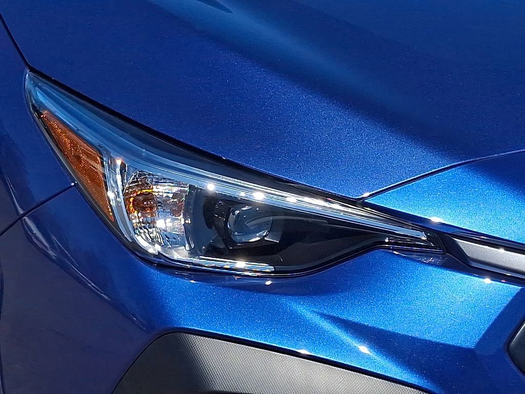 Used 2025 Subaru Crosstrek 2.0i Premium image 9