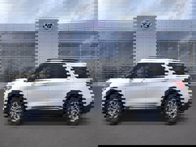 New 2025 Ford Explorer Active image 3