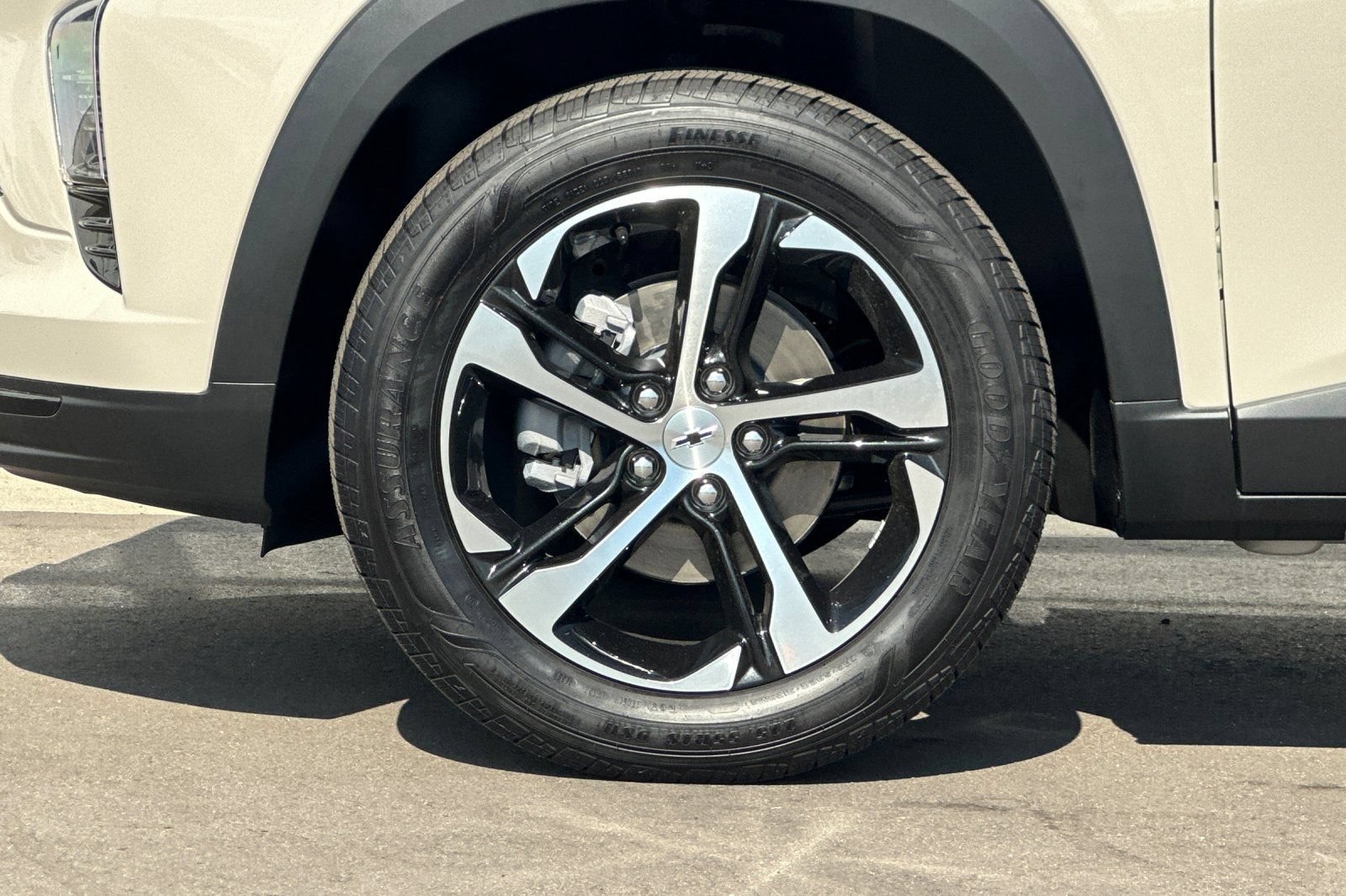 New 2026 Chevrolet Trax RS w/ Driver Confidence Package FWD image 24
