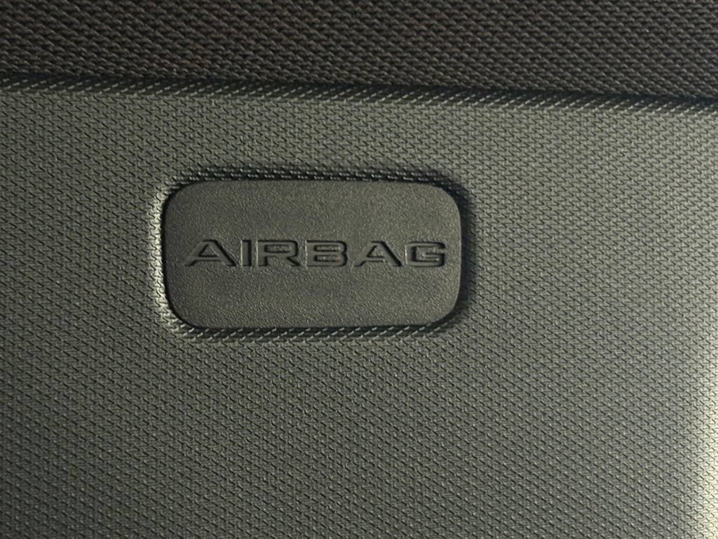 Used 2024 Jeep Grand Cherokee Altitude AWD/4WD image 7