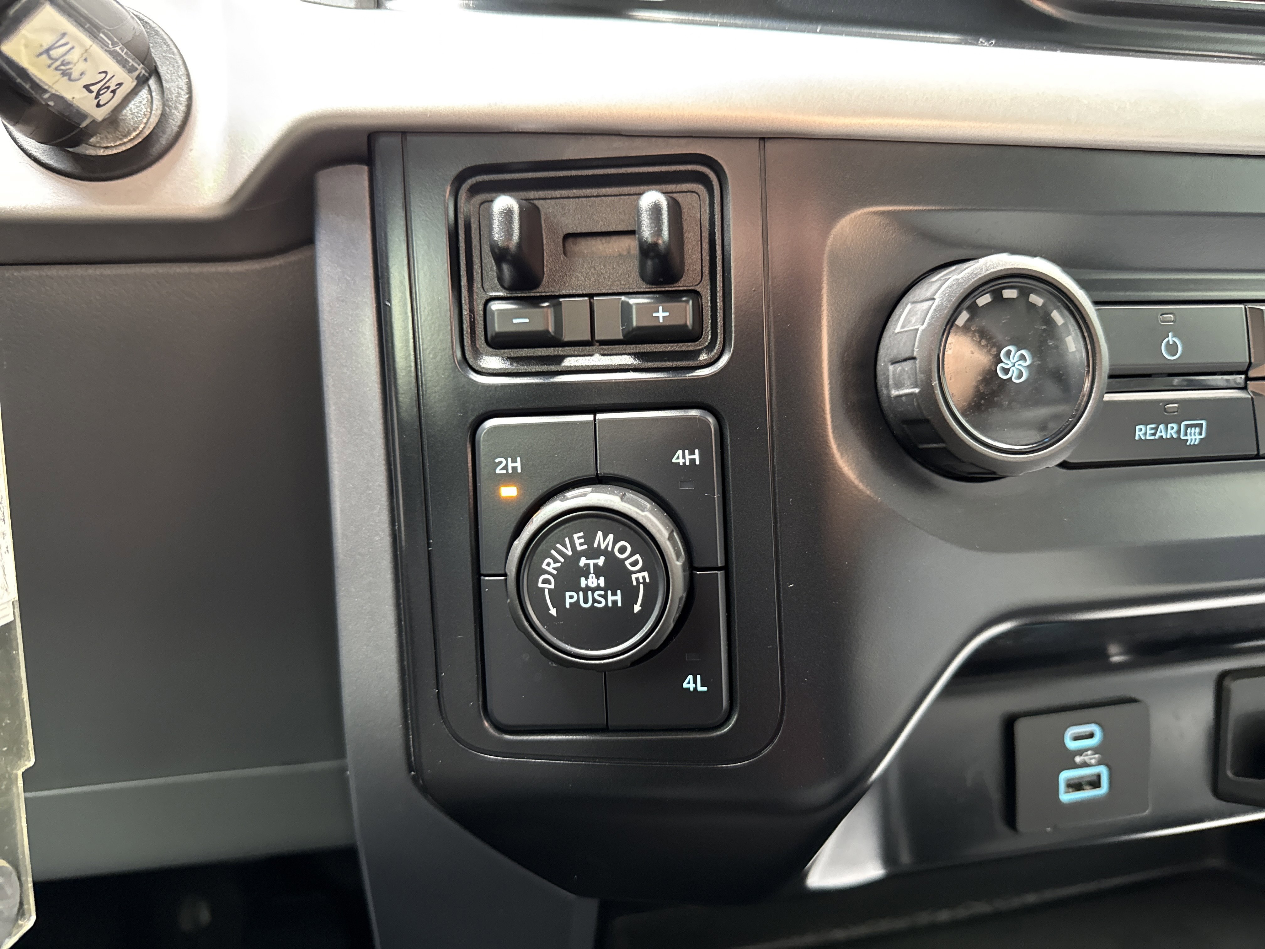 Used 2023 Ford F150 XLT w/ Trailer Tow Package image 22