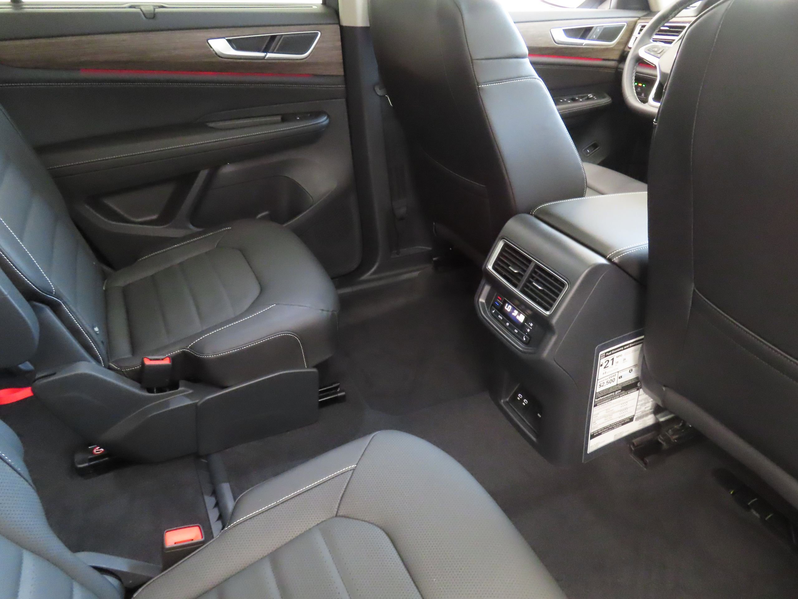 New 2025 Volkswagen Atlas SEL image 27