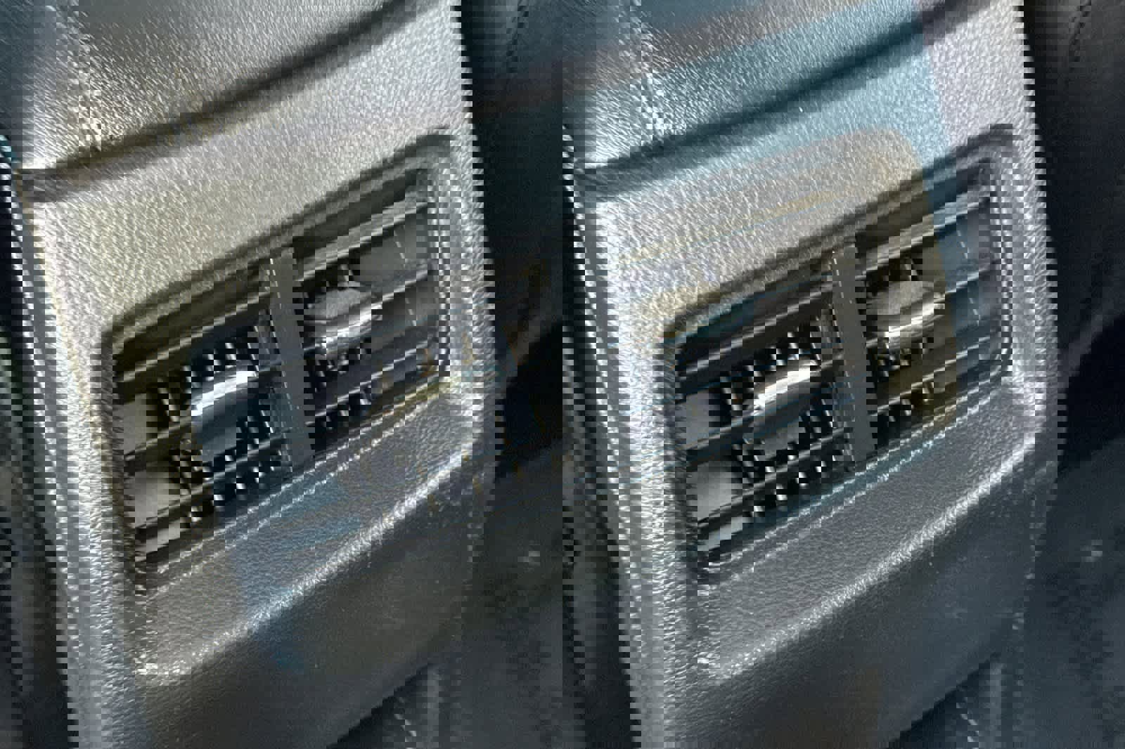 Used 2019 Ford Edge SE image 14