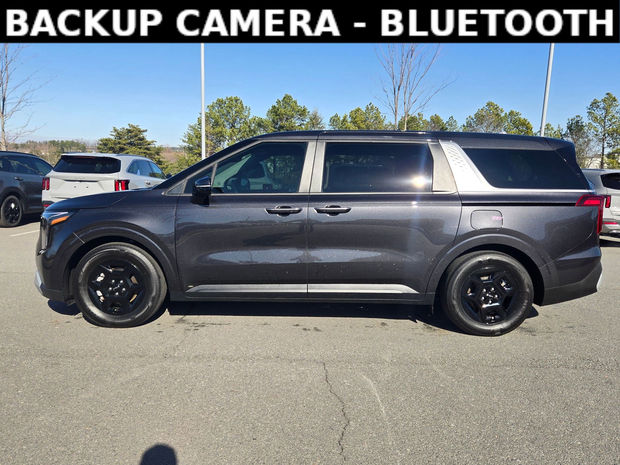 Certified 2025 Kia Carnival image 4