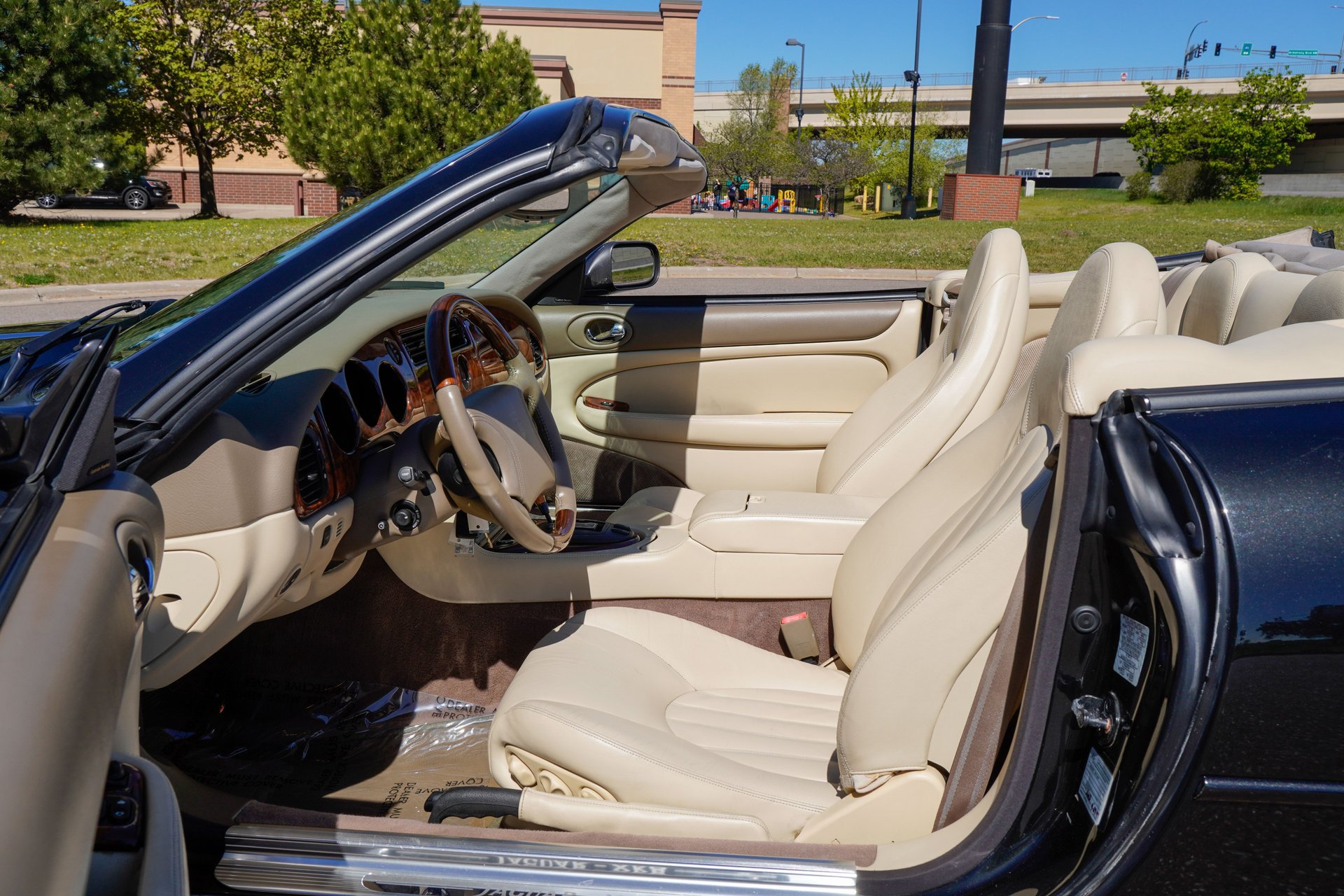 Used 1997 Jaguar XK8 Convertible RWD image 11