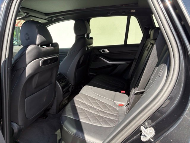 Certified 2024 BMW X5 xDrive40i w/ Premium Package AWD/4WD image 11
