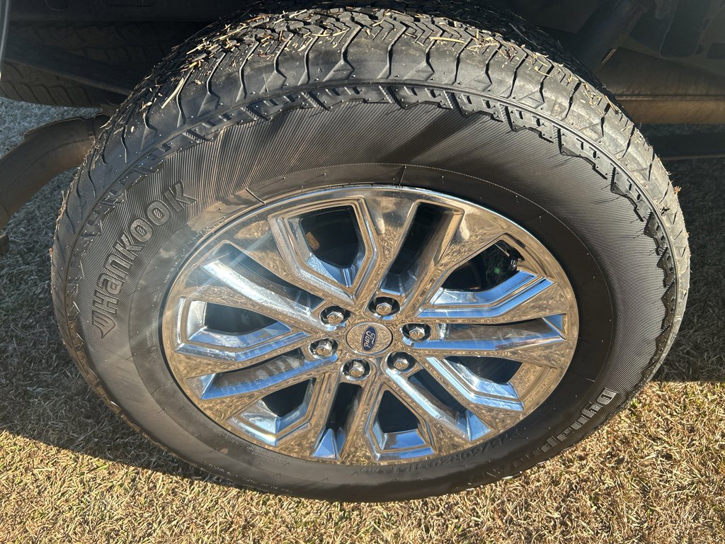 Used 2025 Ford F150 Lariat w/ Equipment Group 501A Mid image 32