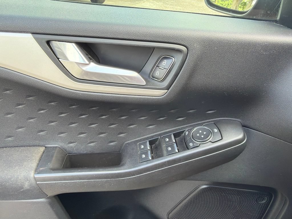 Used 2020 Ford Escape SE FWD image 6
