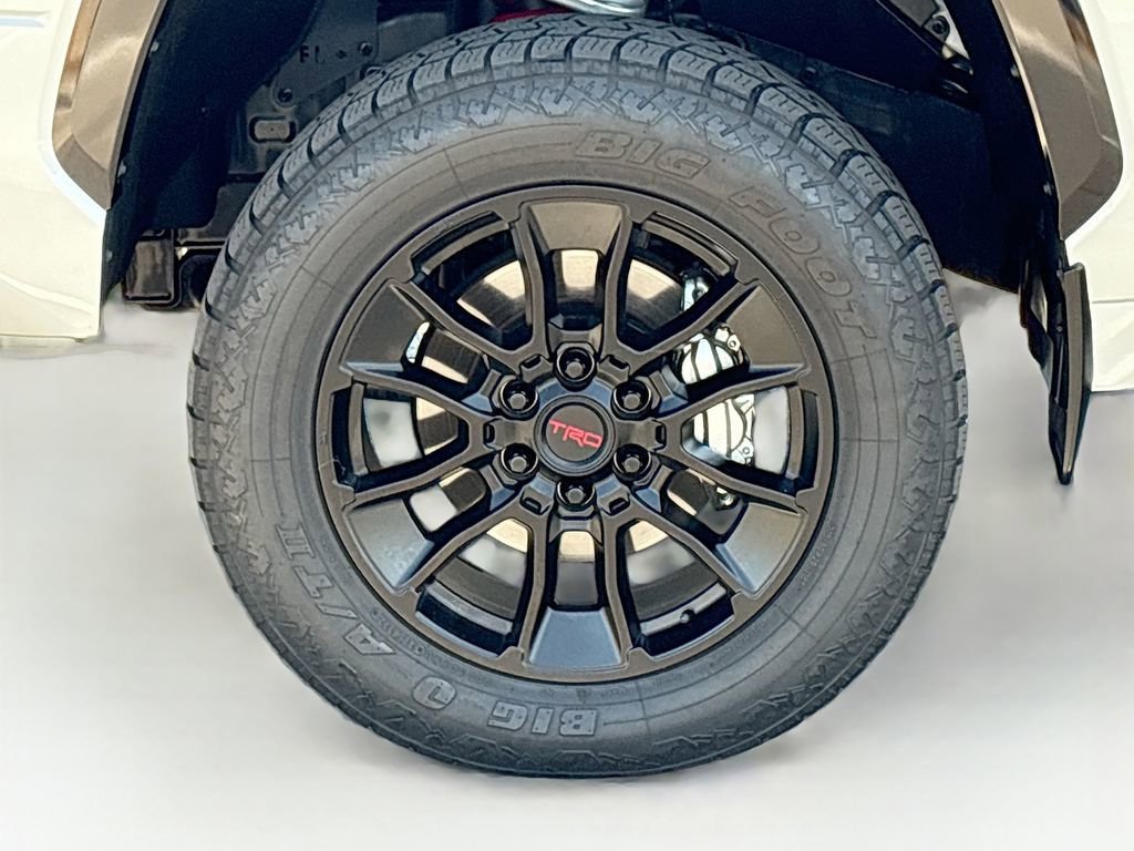 Used 2025 Toyota Tundra Platinum w/ TRD Off-Road Package AWD/4WD image 30