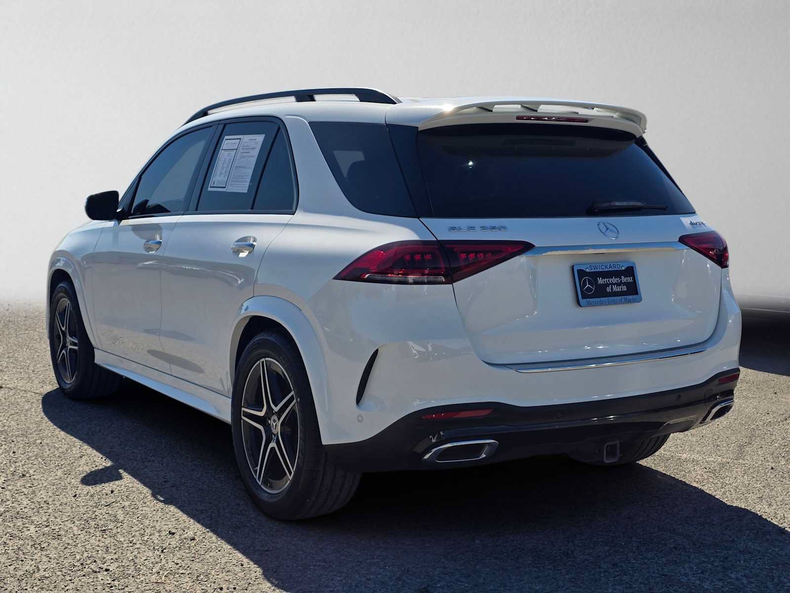 Used 2022 Mercedes-Benz GLE 350 4MATIC w/ AMG Line Exterior image 5
