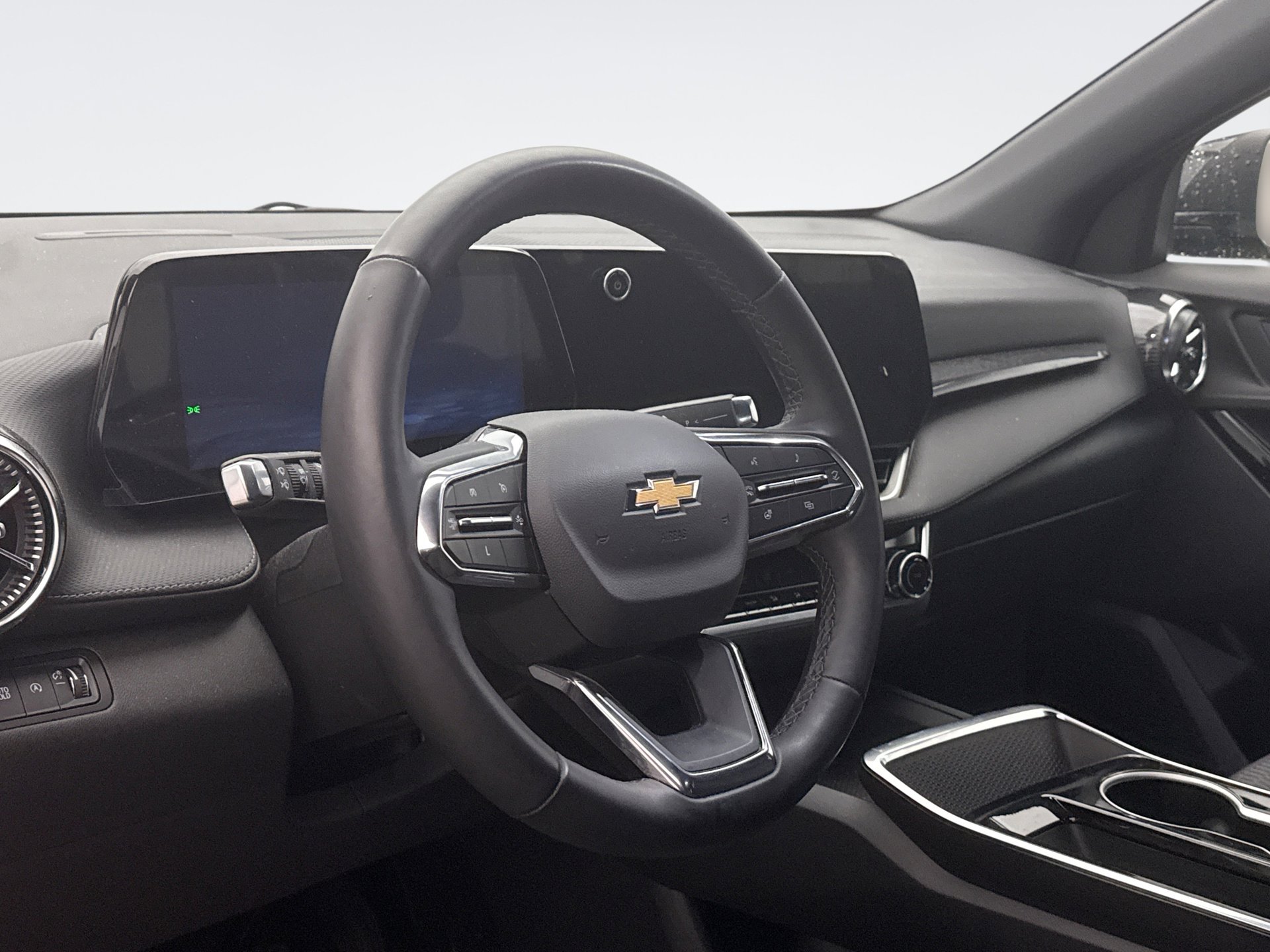 Used 2025 Chevrolet Equinox LT image 7