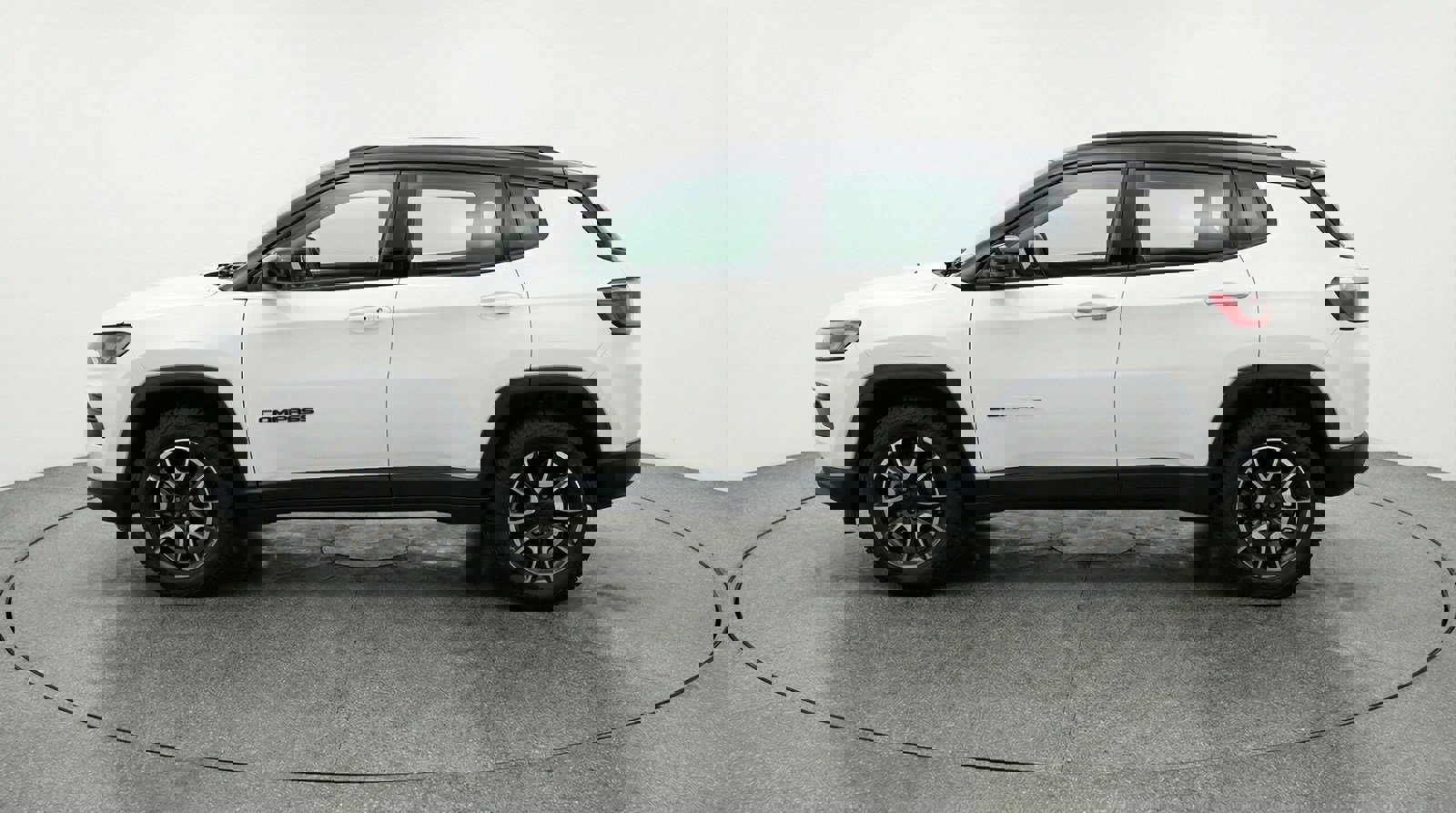 Used 2025 Jeep Compass Trailhawk w/ Trailer Tow Group image 4