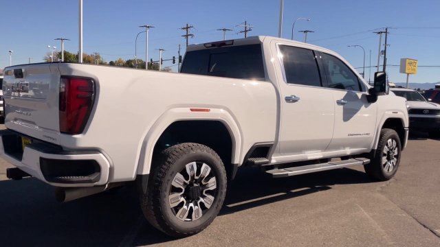 Used 2026 GMC Sierra 3500 Denali w/ Denali Reserve Package AWD/4WD image 11